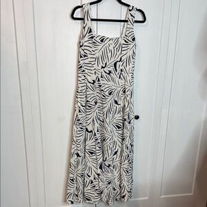 Nicole Miller Black and White Leaf Maxi Dress linen blend - US 4 - fits small-me